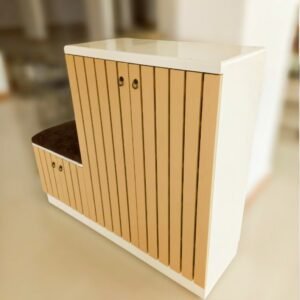 جزامة أحذية مع كرسي منجد صغير للجلوس